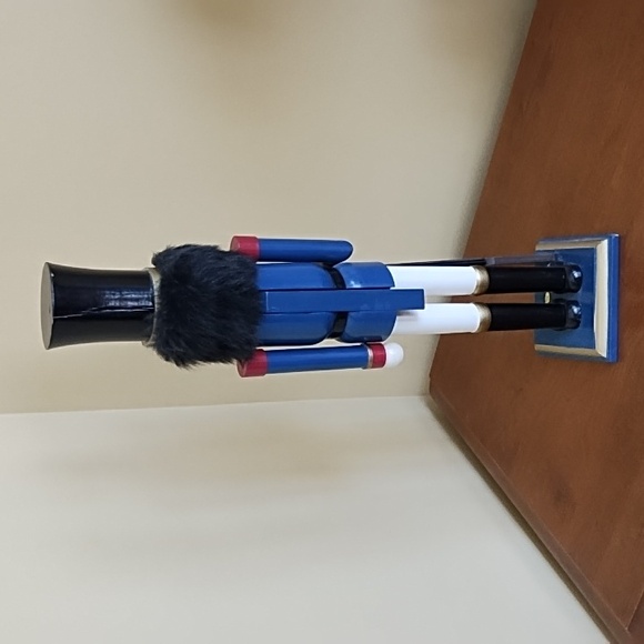 Nutcracker Guard Uniform Rifle Solid Wood Soldier Blue Red Gold Black White - Picture 6 of 9